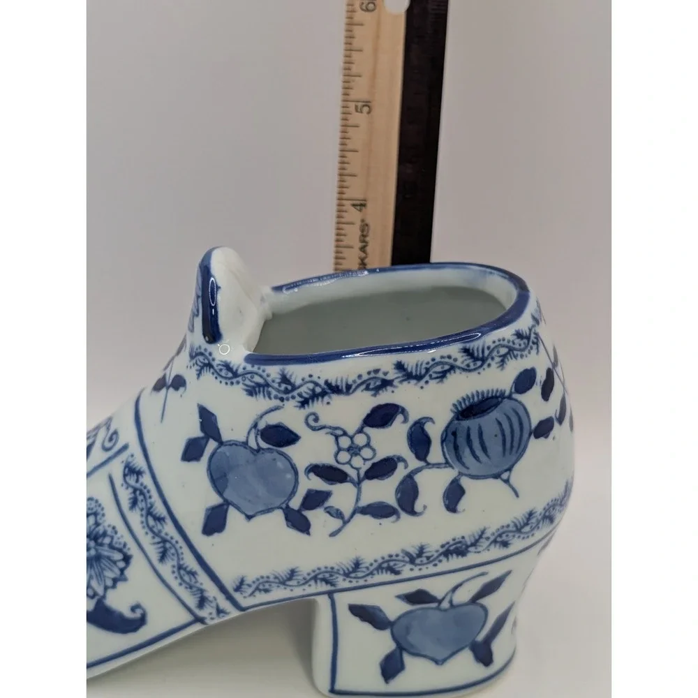Porcelain Victorian Decorative Shoe Vase Blue And White Floral / Vines 4 in tall